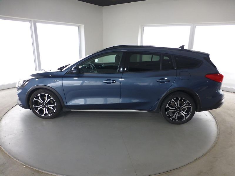 Ford Focus (2020) 2,0TDCI**VYHŘ VOLANT+SED**NAVI - fotka 9 z 27