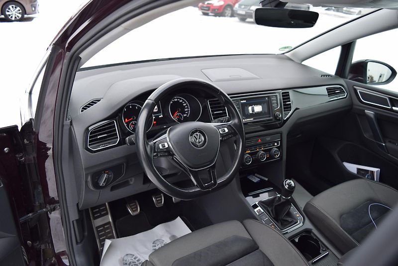 Volkswagen Golf Sportsvan (2018) 1.4TSI 92kw HIGHLINE BMT NAVI - fotka 22 z 50