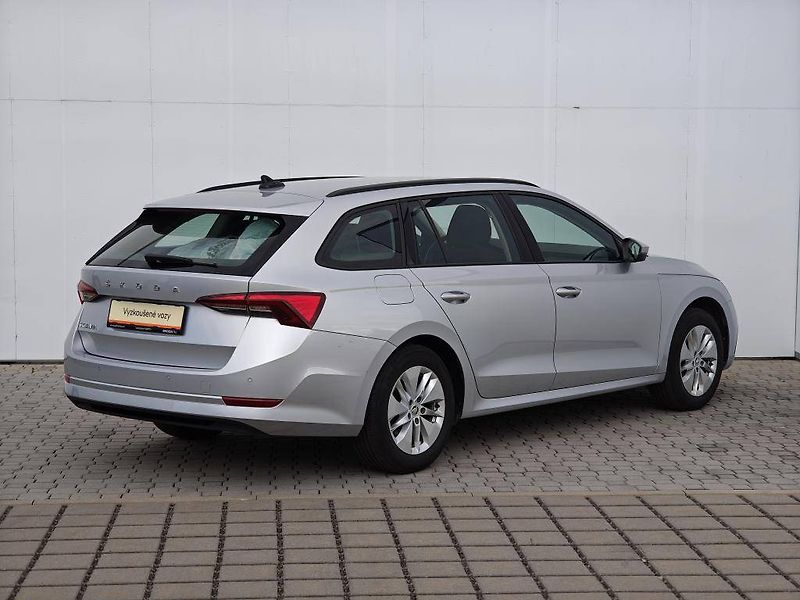 Škoda Octavia Ambition 6MP 2,0TDI - fotka 2 z 22
