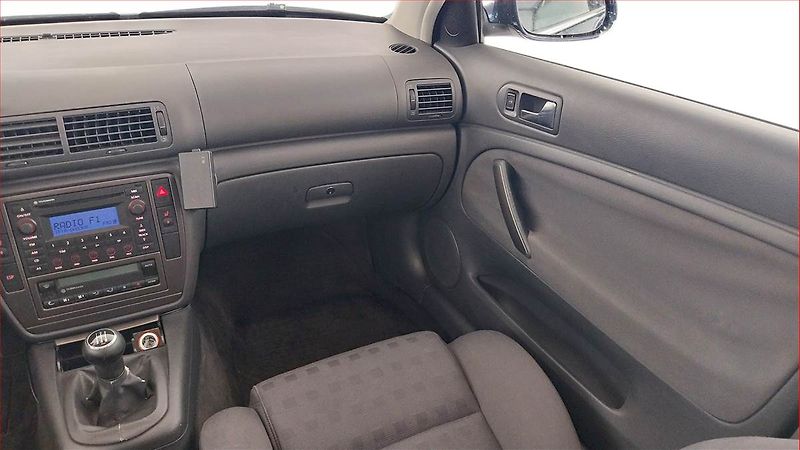 Volkswagen Passat (2004) 1.6, Serv.kniha, po STK, Tažné - fotka 8 z 18