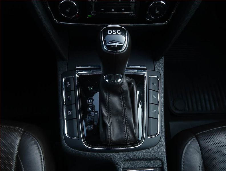 Škoda Superb (2014) Laurin&Klement 2.0 TDI, 4X4 - fotka 12 z 17