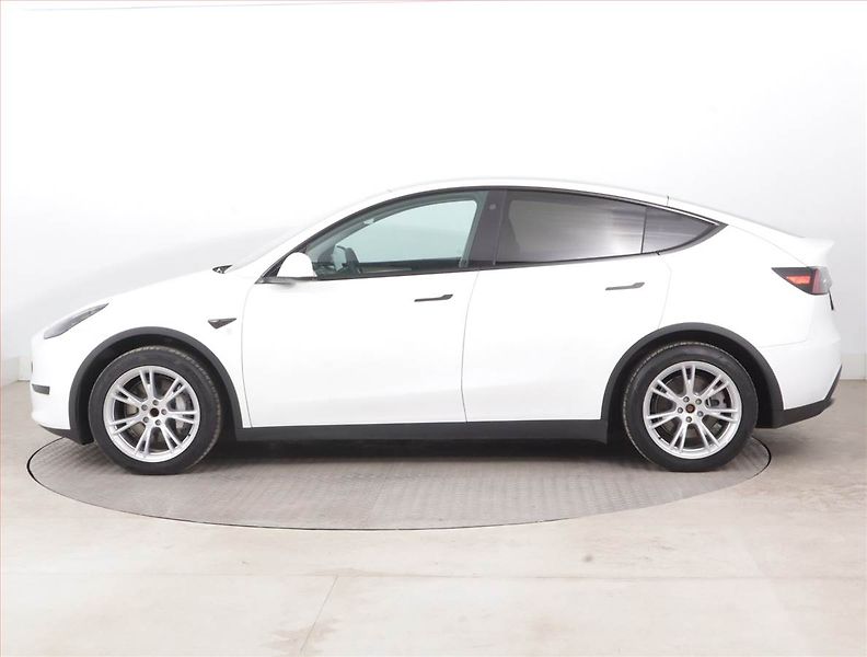 Tesla Model Y (2023) RWD LFP 60kWh, SoH 96% - fotka 3 z 20