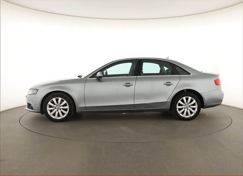 Audi A4 (2012) 2.0 TDI, Automat, Kůže - fotka 3 z 15