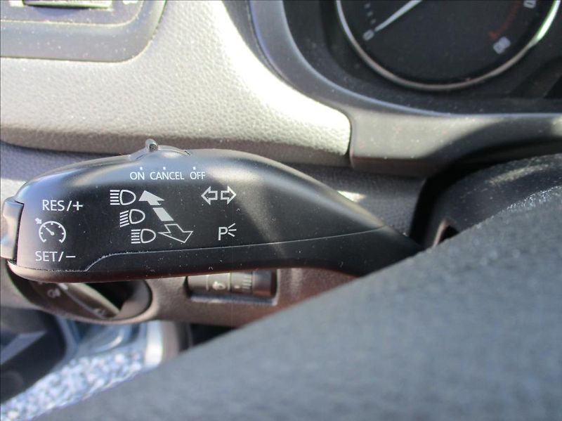 Škoda Fabia 1,2 TSI,aut.klima,56.000km - fotka 20 z 27