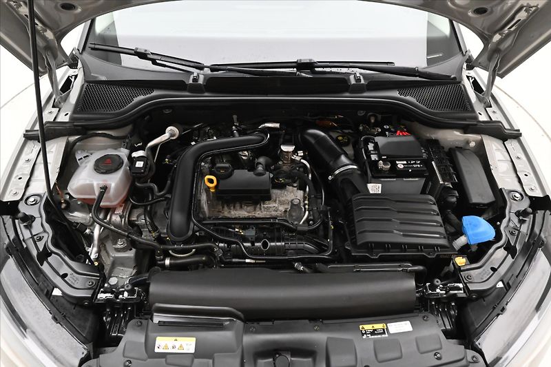 Škoda Scala 1,0 TSI 81 kW DSG Ambition Zár - fotka 9 z 30