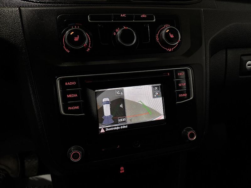 Volkswagen Caddy 1.4TGI BMT DSG TAŽNÉ VÝHŘEV - fotka 24 z 36