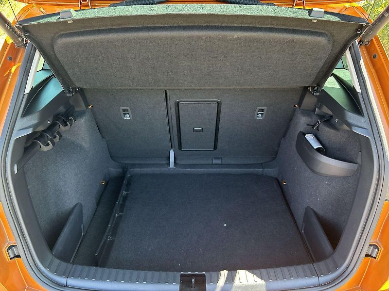 Škoda Karoq (2024) 2.0 TDI 4x4 DSG Fresh - fotka 30 z 31