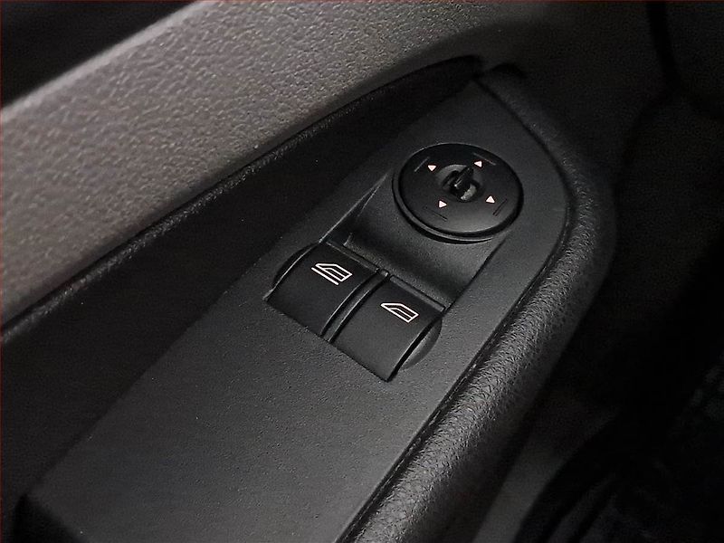 Ford Focus (2009) 1.8 16V, nová STK - fotka 16 z 16