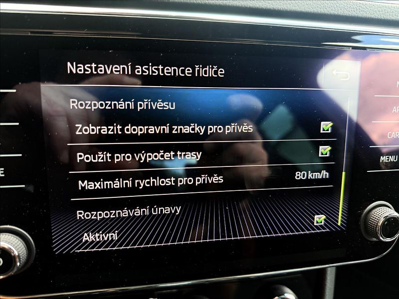 Škoda Superb 2,0 TDi 4x4 DSG SportLine - fotka 24 z 34