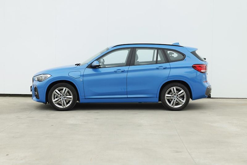 BMW X1 xDrive25e - fotka 2 z 9
