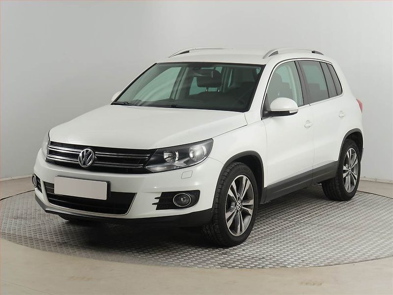 Volkswagen Tiguan (2014) 2.0 TDI, Navi, Park. senzory - fotka 2 z 18