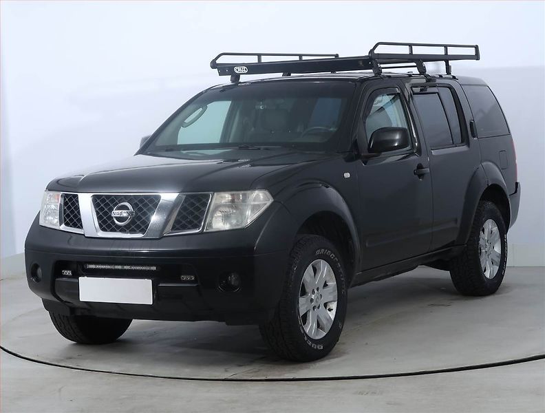 Nissan Pathfinder (2006) 2.5 dCi , 4X4 - fotka 2 z 18