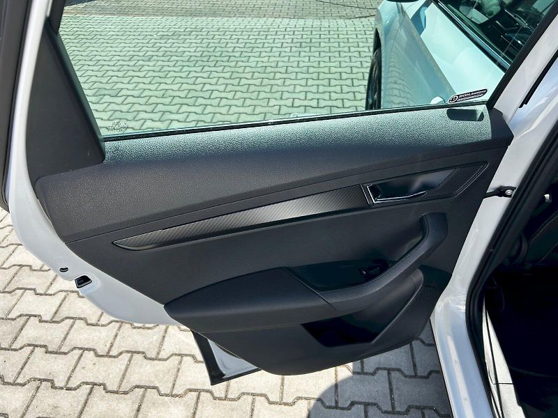 Škoda Karoq (2023) 2.0 TDI 110kW 4x4 DSG Sportlin - fotka 27 z 35