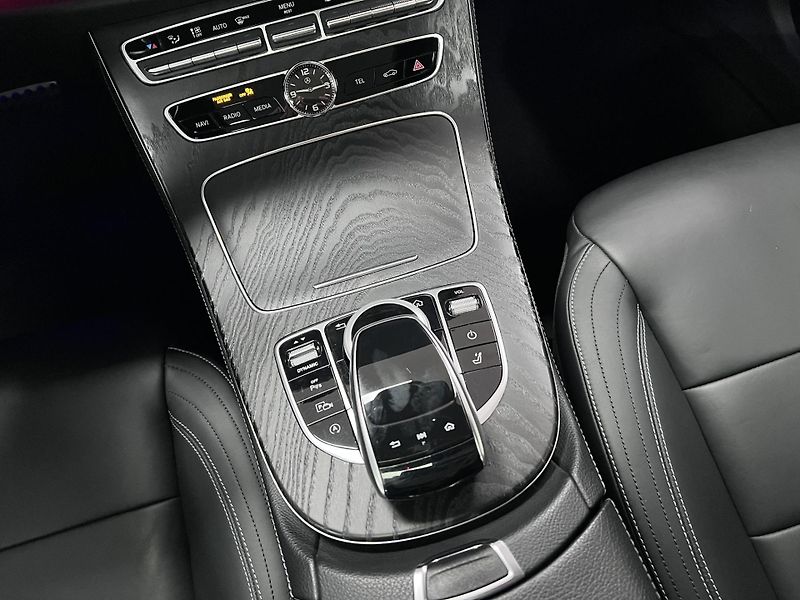 Mercedes-Benz Třídy E E 450, 270 kW, 4Matic, AMG - fotka 49 z 50
