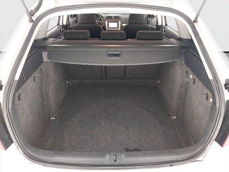 Škoda Octavia (2011) Elegance 2.0 TDI, 4X4 - fotka 14 z 18