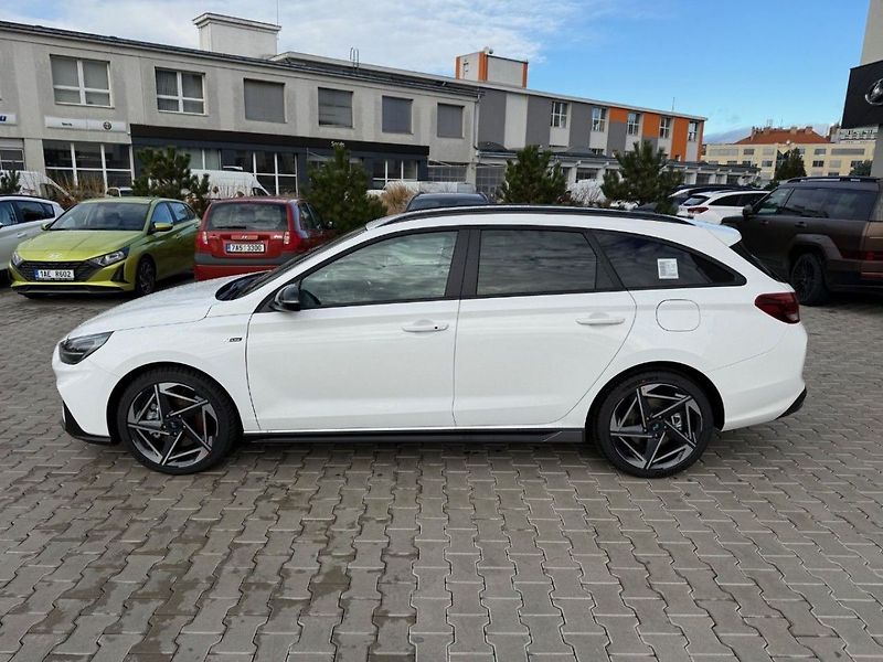 Hyundai i30 WG 26 1,6TGDI DCT N LINE - fotka 3 z 8