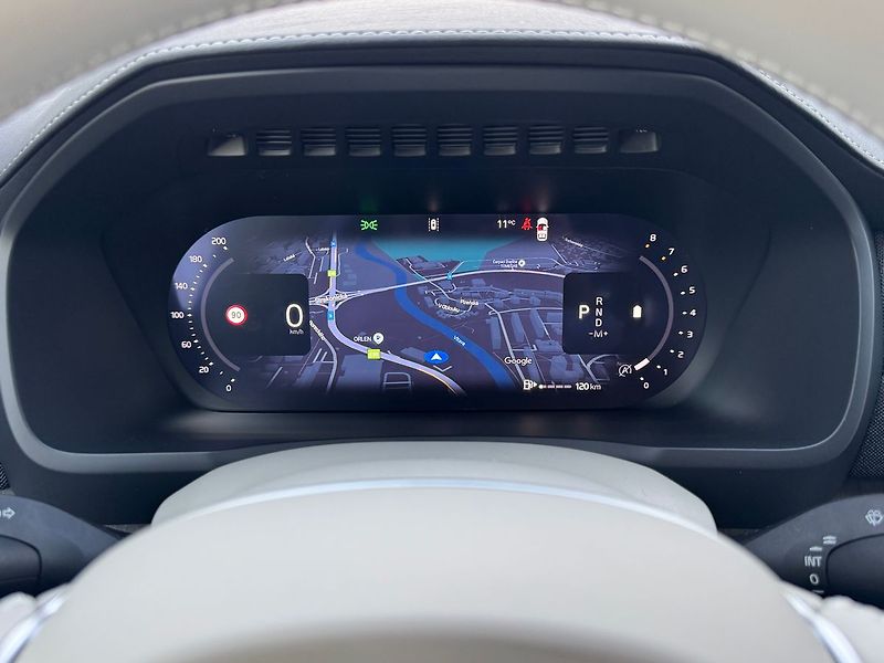 Volvo XC90 (2025) PLUS T8, ventilace, kamery 360 - fotka 19 z 22