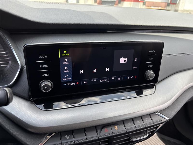 Škoda Octavia 2,0 TDI 110kW Ambition DSG 4x4 - fotka 29 z 42