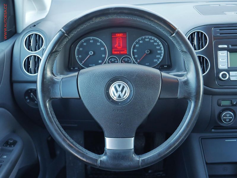 Volkswagen Golf Plus (2007) 1.4i, AC, výhřev sed - fotka 11 z 17