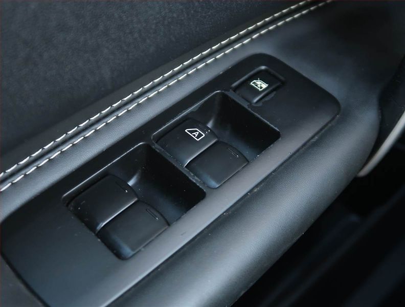 Hyundai Elantra (2012) 1.6, Tempomat, Park. senzory - fotka 16 z 16