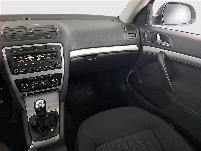 Škoda Octavia (2009) Elegance 1.9 TDI, po STK - fotka 8 z 16