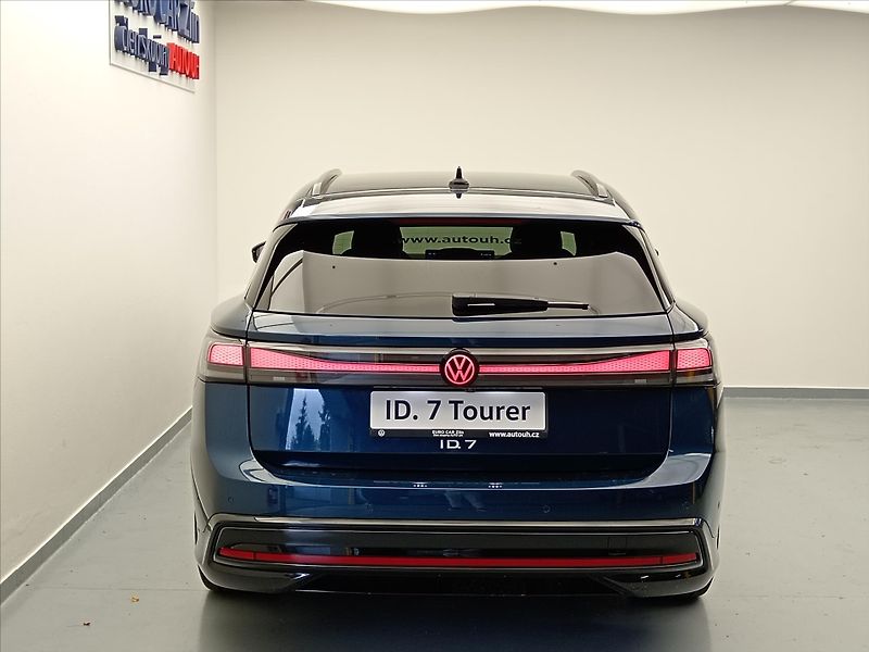 Volkswagen ID.7 Tourer Pro People 210 kW, 77 kWh - fotka 6 z 19