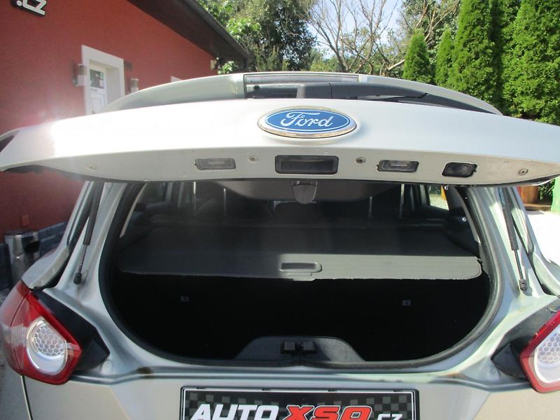 Ford Kuga 2.0 TDCi 4x4 +sada kol - fotka 12 z 30