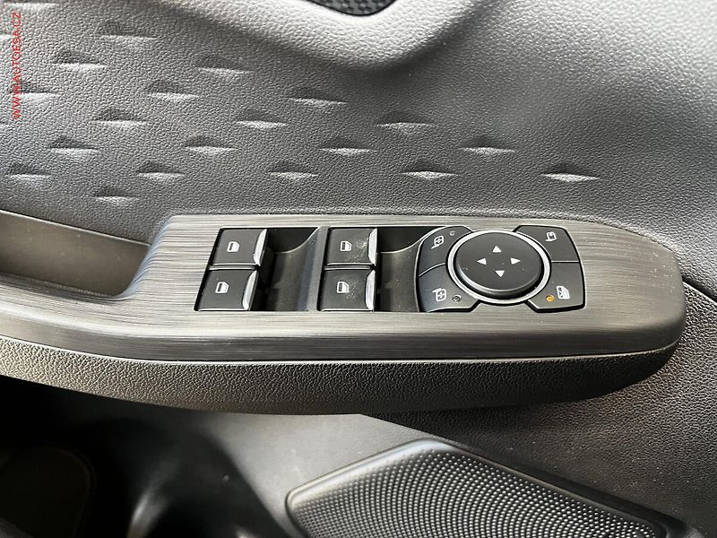 Ford Kuga (2020) 2.0 TDCi, ČR, ST-Line - fotka 12 z 20