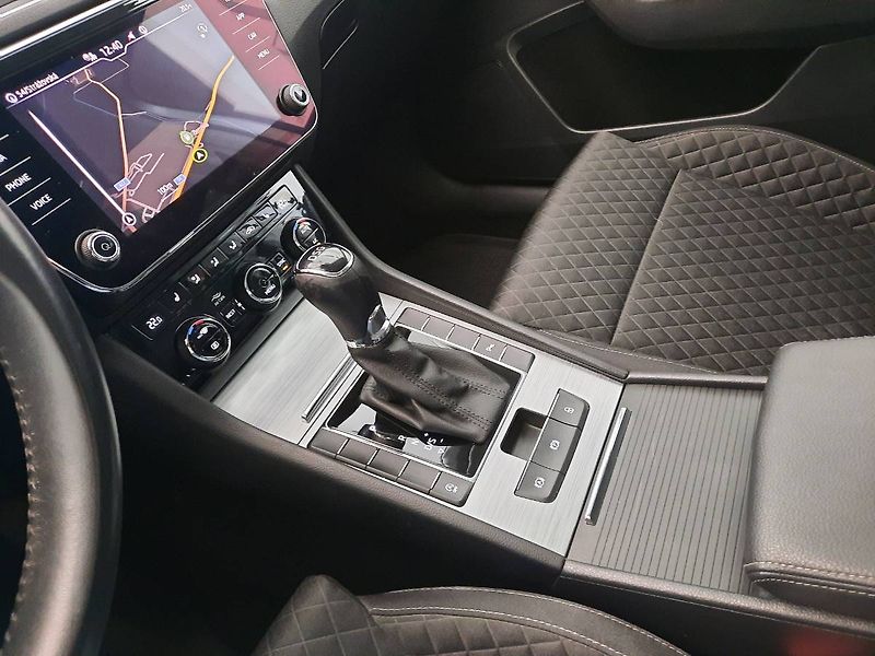 Škoda Superb (2022) Combi 2.0 TDI (110kW/150k) DSG - fotka 13 z 26