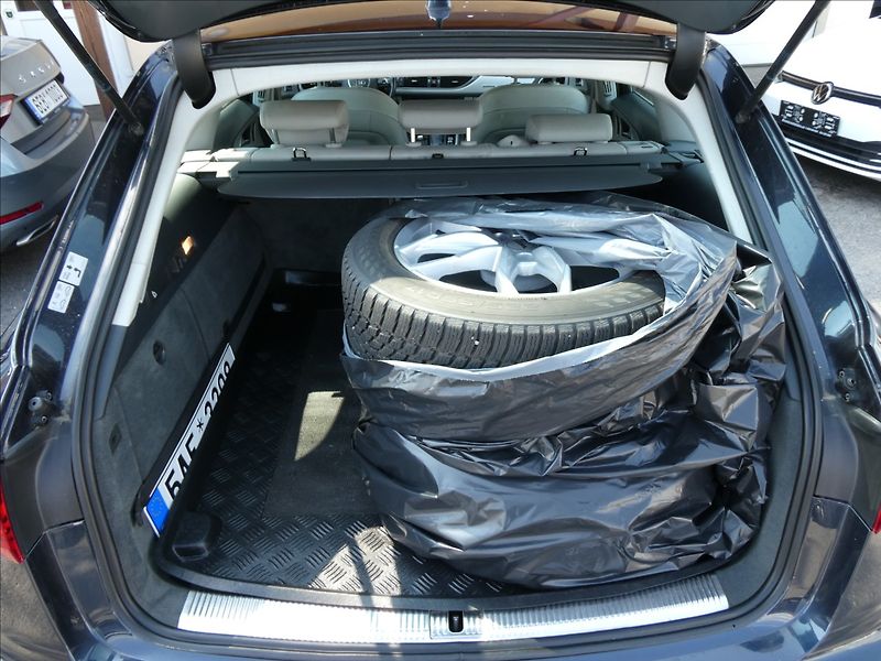 Audi A6 3,0 TDI 160kW quattro,2 x kola - fotka 23 z 54