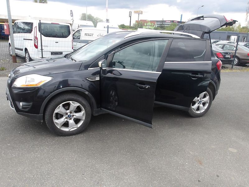 Ford Kuga 2,0TDCi TITANIUM Aut. 4x4! - fotka 36 z 44