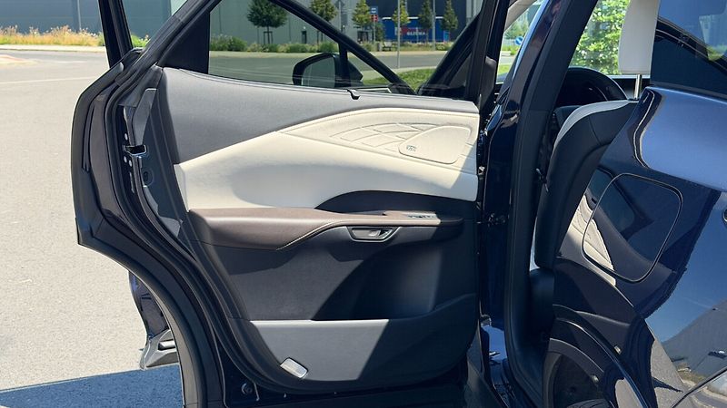 Lexus RX 450h plus 450H 2,5 PHEV LUXURY - fotka 17 z 29