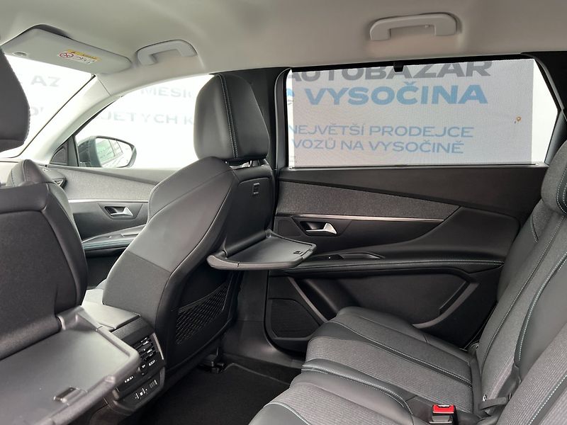 Peugeot 5008 (2022) 1.2PT 96kW! Allure! Tažné! LED - fotka 19 z 42