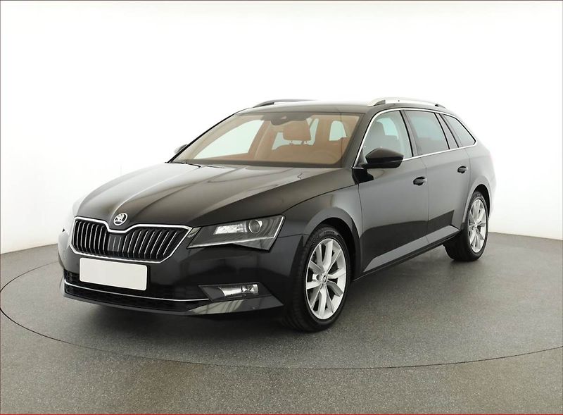 Škoda Superb (2018) Style 2.0 TDI, Automat - fotka 2 z 17