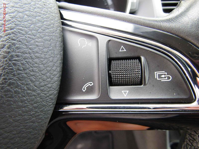 Škoda Superb (2014) 2.0 TDi, ČR, Elegance, DSG - fotka 15 z 21