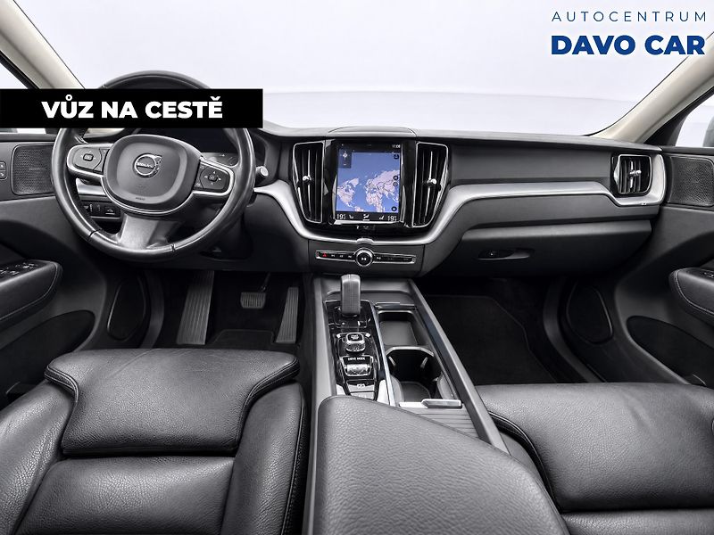 Volvo XC60 2,0 B5 173kW AWD Momentum Pro - fotka 3 z 10