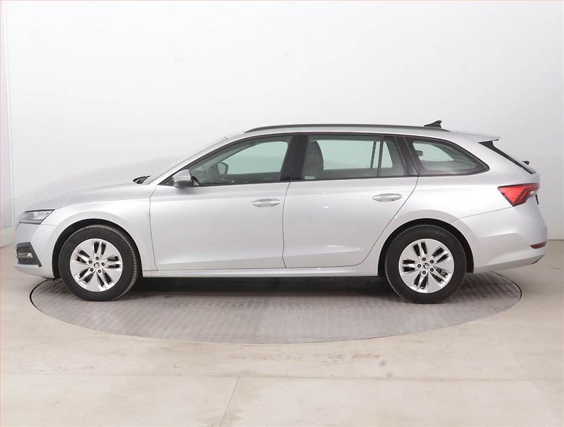 Škoda Octavia (2022) Ambition 2.0 TDI, ČR,1.maj - fotka 3 z 15