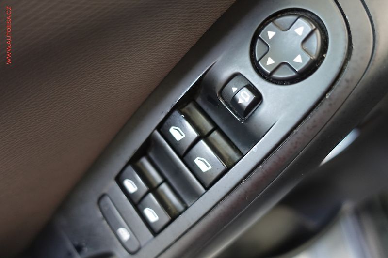 Citroën C4 Picasso (2015) 1.6HDi, 1.maj, AC, TZ, temp. - fotka 16 z 23