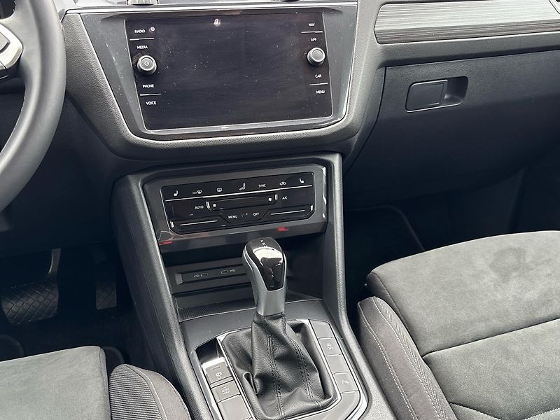 Volkswagen Tiguan Life DSG - fotka 12 z 28