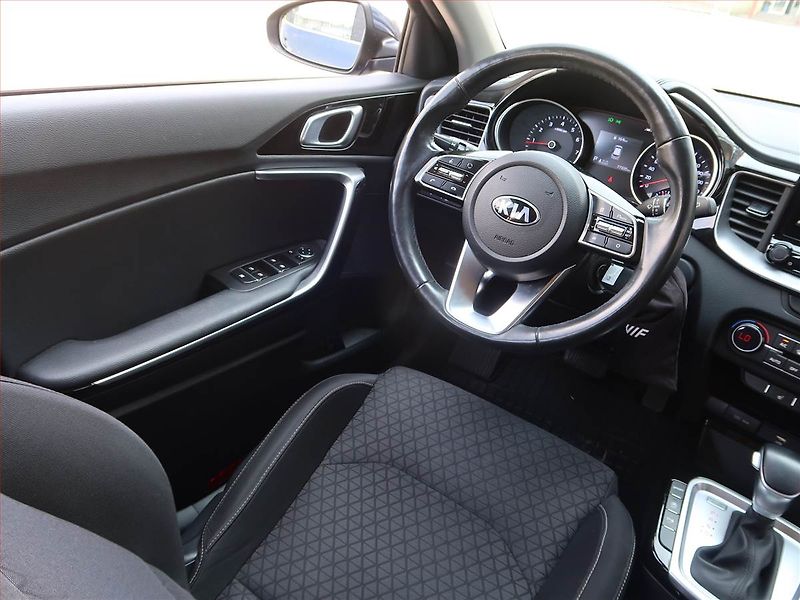 Kia Ceed (2021) Gold 1.5 T-GDI, Automat - fotka 7 z 18