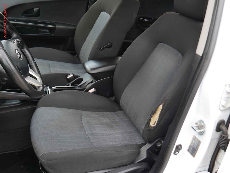 Kia Ceed (2012) 1.6i, servis.kniha, AC - fotka 9 z 15