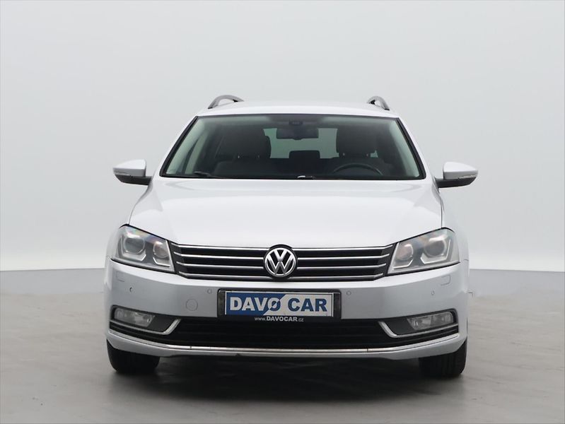 Volkswagen Passat 2,0 TDI 103kW DSG Xenon Navi - fotka 2 z 32