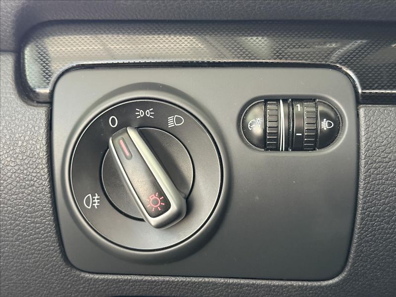 Volkswagen Golf 1,2   TSI 77kW,COMFORT,SERVISK - fotka 11 z 25