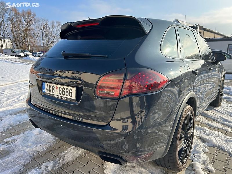 Porsche Cayenne (2013) 3.0 D 180 KW - fotka 4 z 28