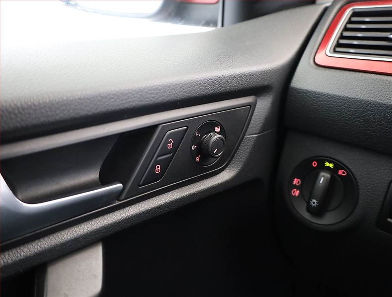 Volkswagen Caddy (2017) 1.4 TGI CNG, 5Míst, ČR - fotka 14 z 17