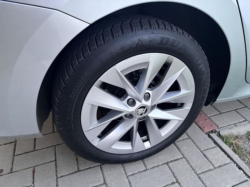 Škoda Octavia 2.0 TDI DSG LED VIRTUAL - fotka 9 z 53