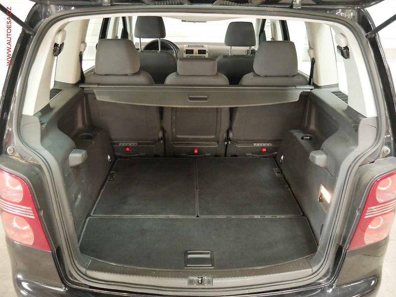 Volkswagen Touran (2007) 1.9TDI - fotka 7 z 15