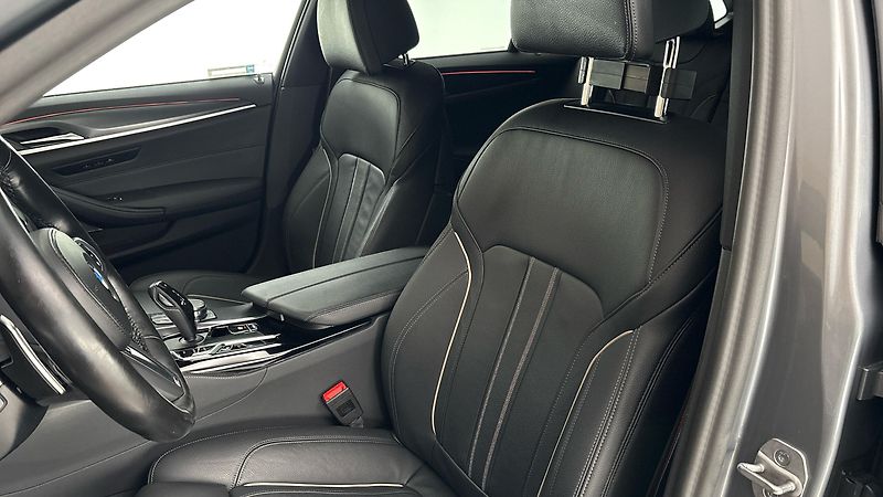 BMW Řada 5 540d AUT xDrive M-sport Tourin - fotka 15 z 33