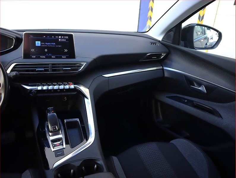 Peugeot 5008 (2020) 1.5 BlueHDi, Automat, 7 míst - fotka 8 z 23