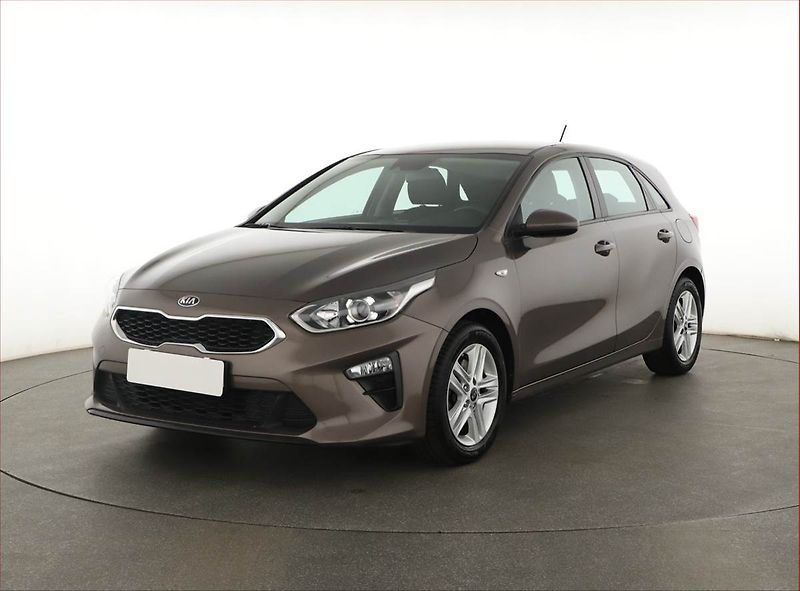 Kia Ceed (2020) 1.4 CVVT, Tempomat - fotka 2 z 16